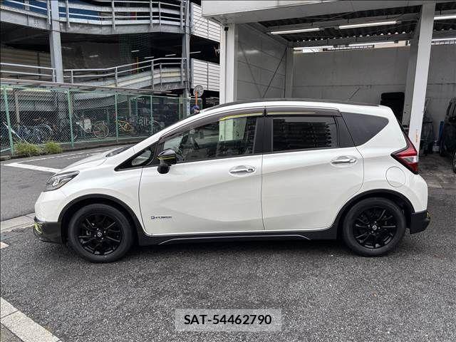 Nissan NOTE 2018-01 8871713-9