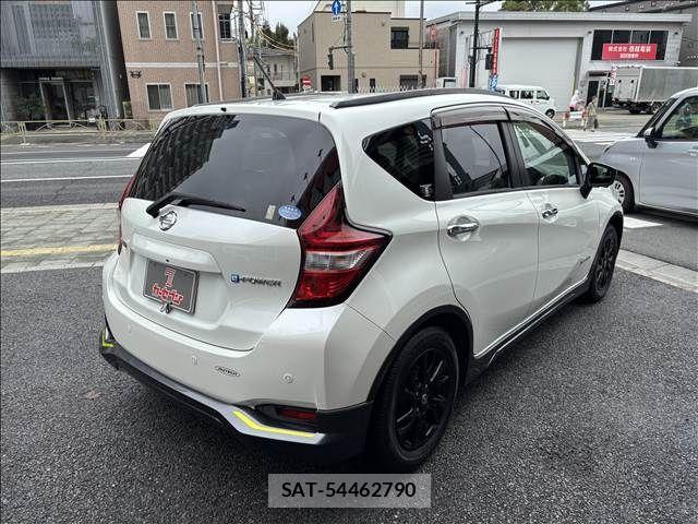 Nissan NOTE 2018-01 8871713-13
