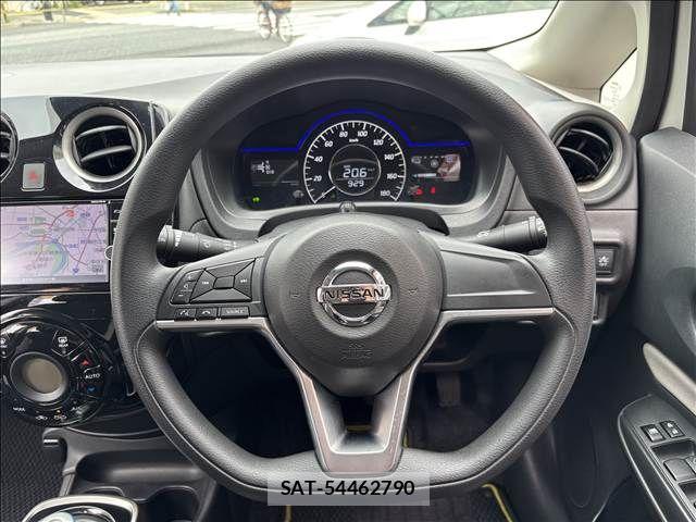 Nissan NOTE 2018-01 8871713-18