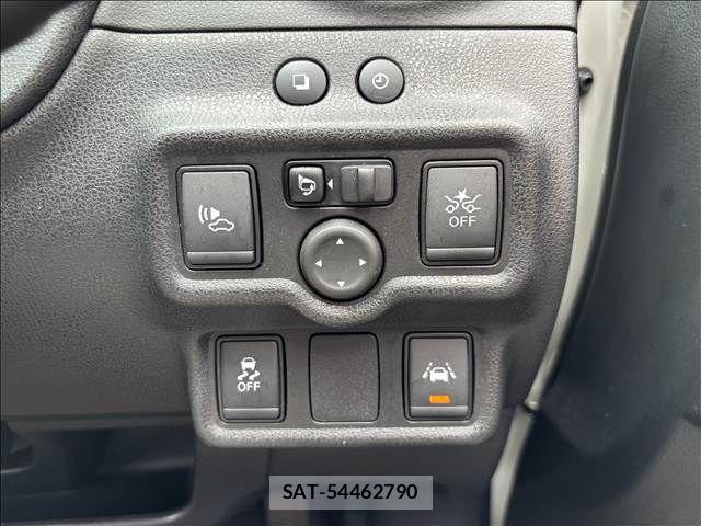 Nissan NOTE 2018-01 8871713-21