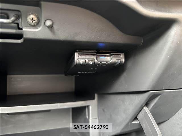 Nissan NOTE 2018-01 8871713-23