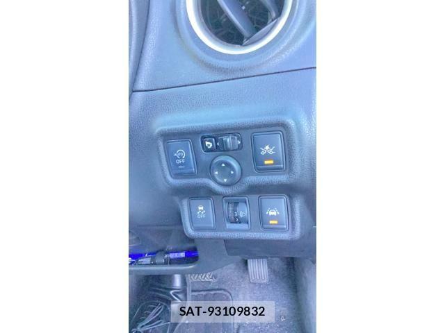Nissan NOTE 2015-12 8871737-12