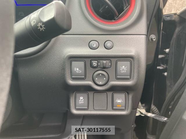 Nissan NOTE 2017-04 8871725-15