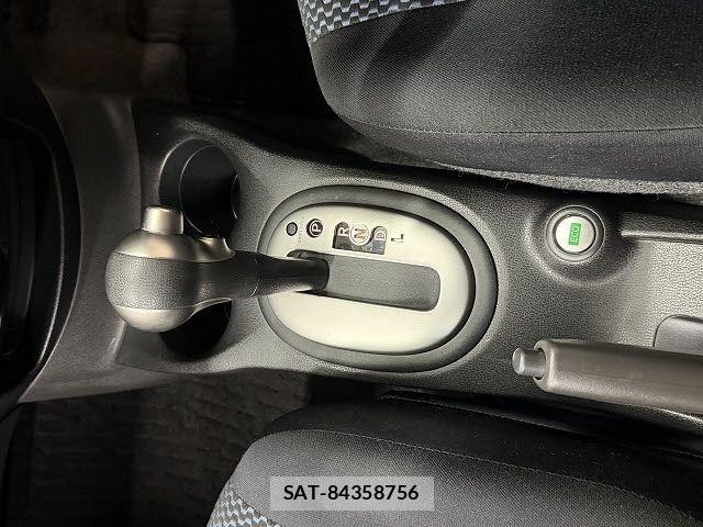 Nissan NOTE 2014-10 8871732-13