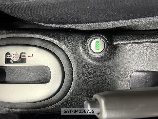 Nissan NOTE 2014-10 8871732-14