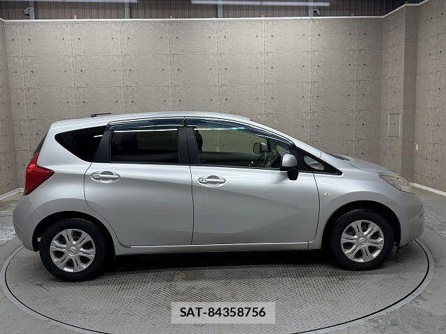 Nissan NOTE 2014-10 8871732-5