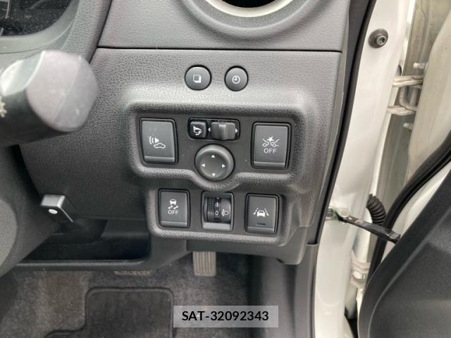 Nissan NOTE 2017-01 8871730-11