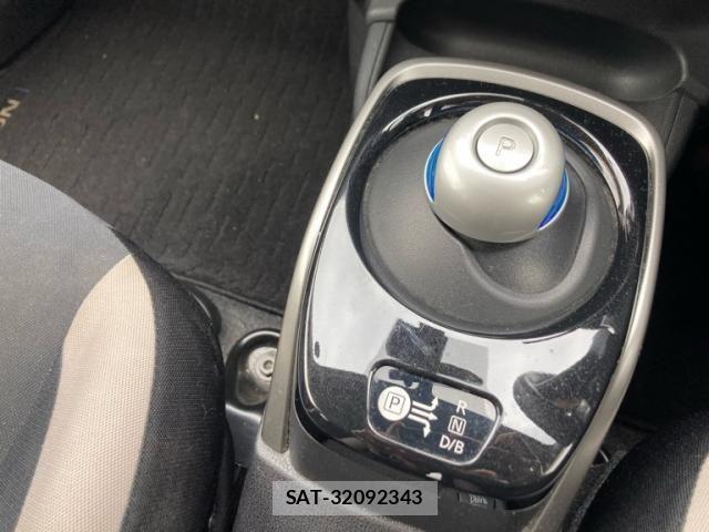 Nissan NOTE 2017-01 8871730-16
