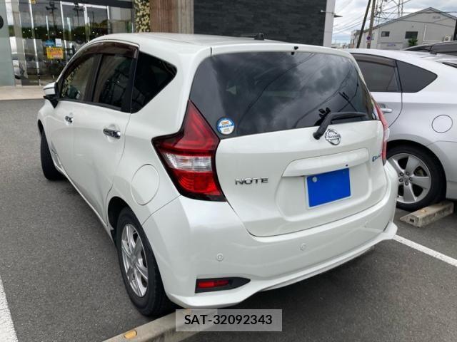 Nissan NOTE 2017-01 8871730-3