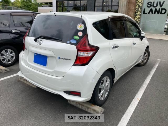 Nissan NOTE 2017-01 8871730-4