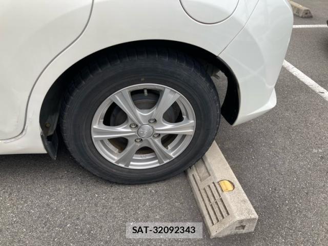 Nissan NOTE 2017-01 8871730-8