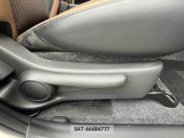 Nissan NOTE 2019-01 8871711-12