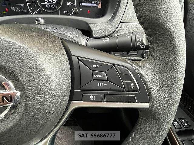 Nissan NOTE 2019-01 8871711-22