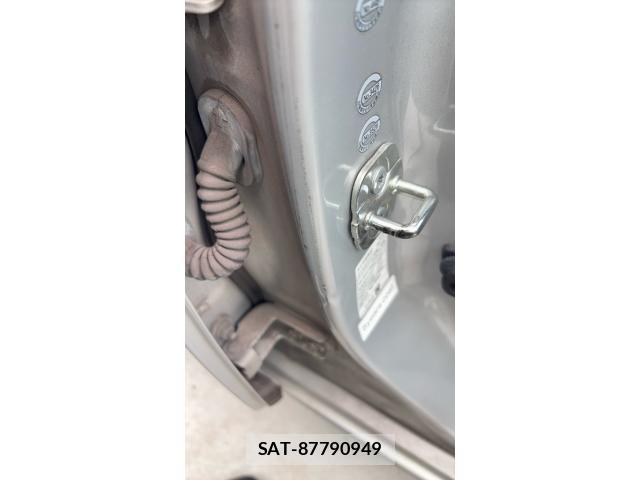 Nissan NOTE 2013-03 8871734-25