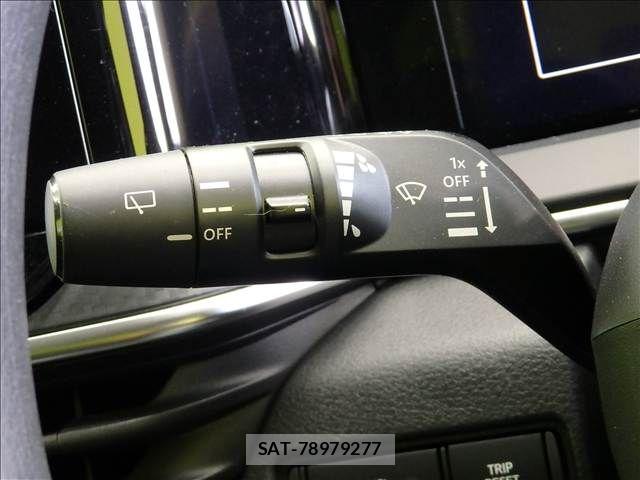 Nissan NOTE 2023-12 8881281-12