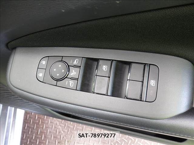 Nissan NOTE 2023-12 8881281-16
