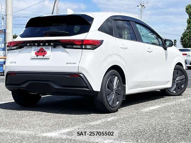 Nissan NOTE 2022-10 8881282-2
