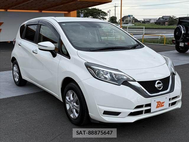 Nissan NOTE 2018-08 8881309-9