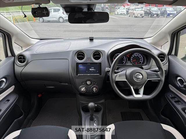 Nissan NOTE 2018-08 8881309-1
