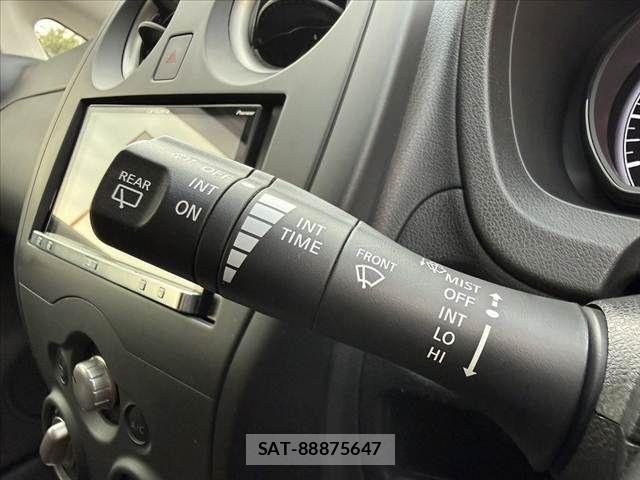 Nissan NOTE 2018-08 8881309-25
