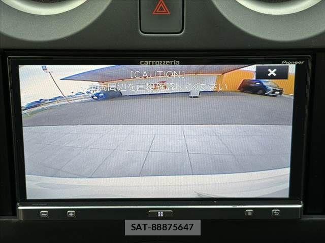Nissan NOTE 2018-08 8881309-3