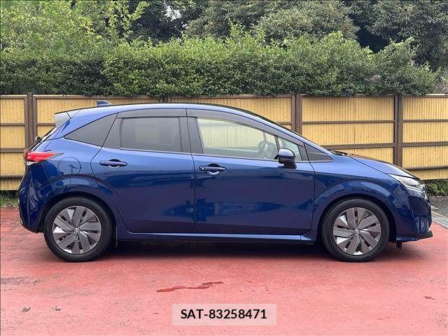 Nissan NOTE 2021-10 8881285-3