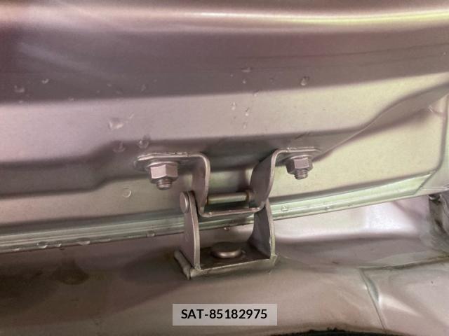 Nissan NOTE 2014-01 8881341-9