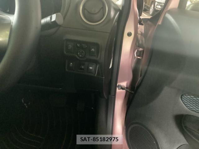 Nissan NOTE 2014-01 8881341-11