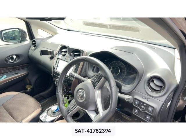 Nissan NOTE 2018-02 8881314-11