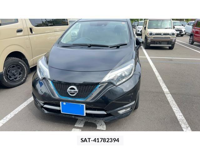 Nissan NOTE 2018-02 8881314-1
