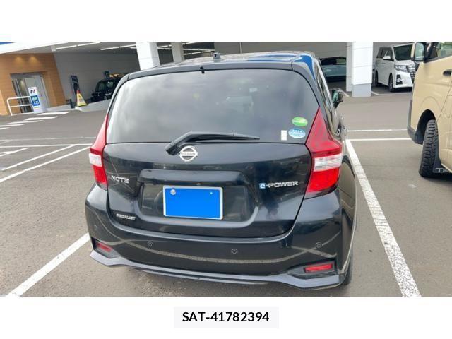 Nissan NOTE 2018-02 8881314-3
