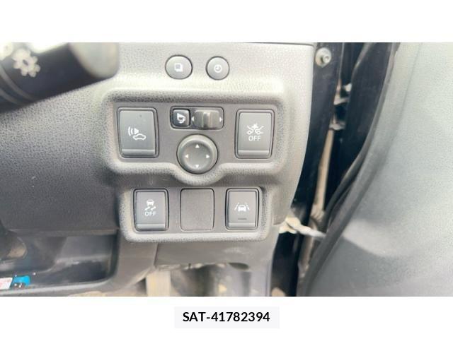Nissan NOTE 2018-02 8881314-5