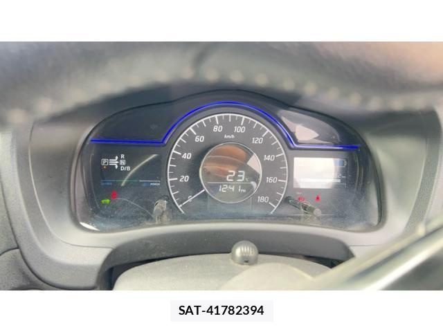Nissan NOTE 2018-02 8881314-6