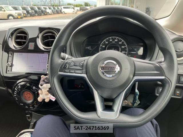 Nissan NOTE 2017-04 8881320-20