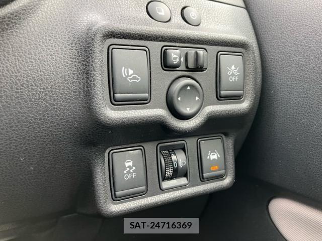 Nissan NOTE 2017-04 8881320-21