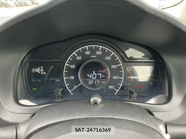Nissan NOTE 2017-04 8881320-22