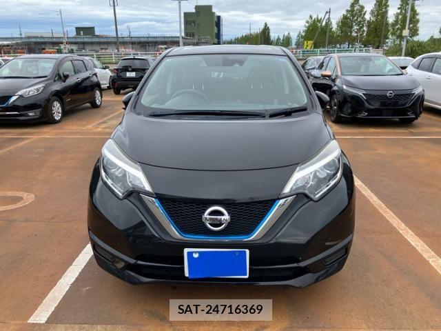 Nissan NOTE 2017-04 8881320-3