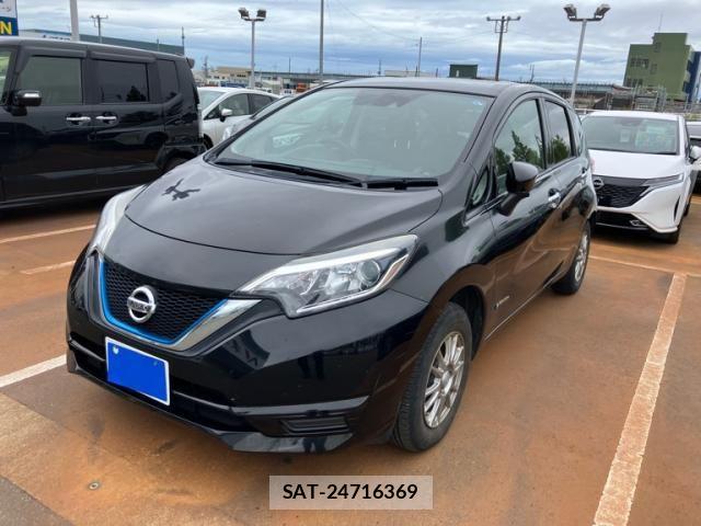 Nissan NOTE 2017-04 8881320-4