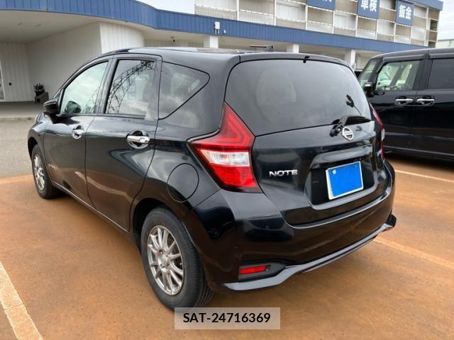 Nissan NOTE 2017-04 8881320-5