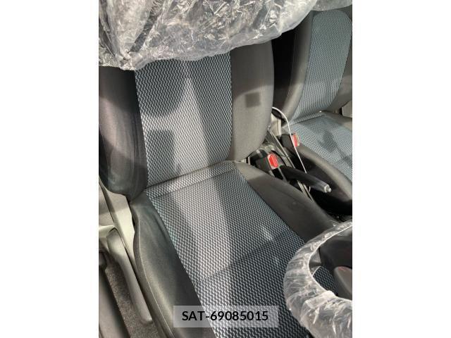Nissan NOTE 2016-02 8881337-9
