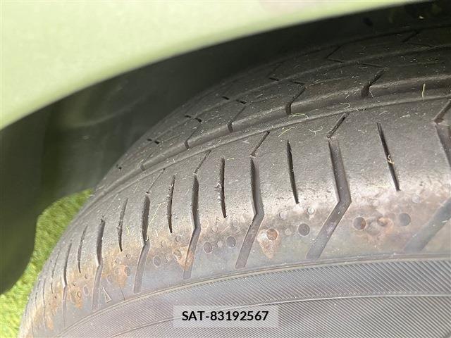 Nissan NOTE 2022-08 8881283-12
