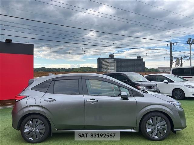 Nissan NOTE 2022-08 8881283-4