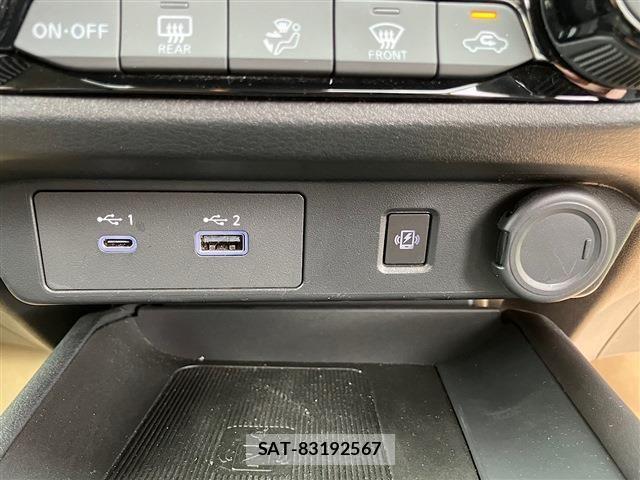 Nissan NOTE 2022-08 8881283-8