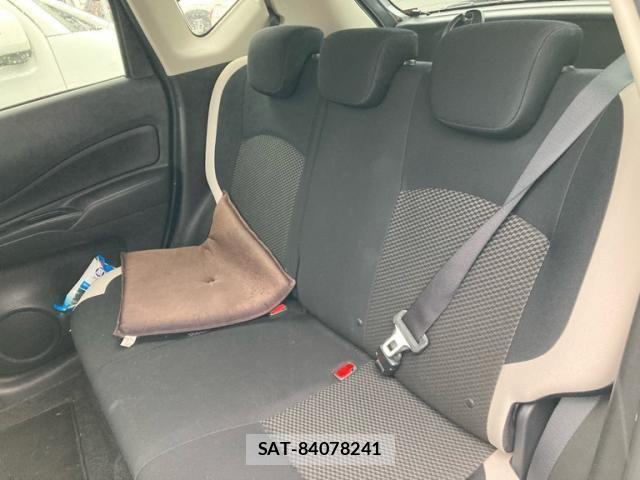 Nissan NOTE 2018-03 8881310-10