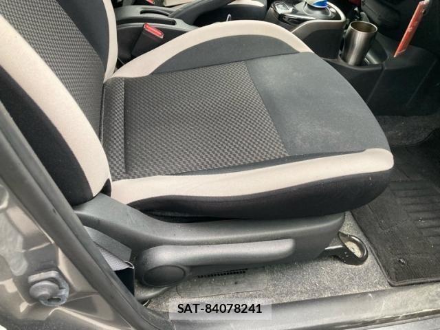 Nissan NOTE 2018-03 8881310-13