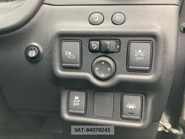 Nissan NOTE 2018-03 8881310-14