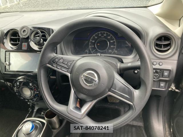 Nissan NOTE 2018-03 8881310-15
