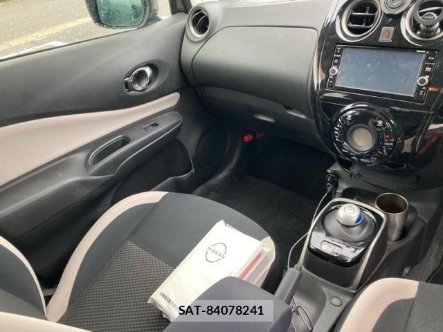 Nissan NOTE 2018-03 8881310-16