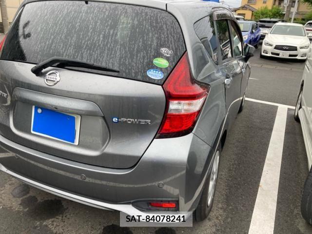 Nissan NOTE 2018-03 8881310-3