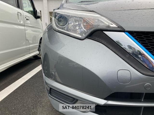 Nissan NOTE 2018-03 8881310-5